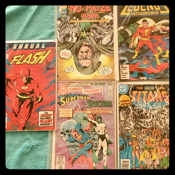 DC comics(5 comic books) - Picture 1 of 7